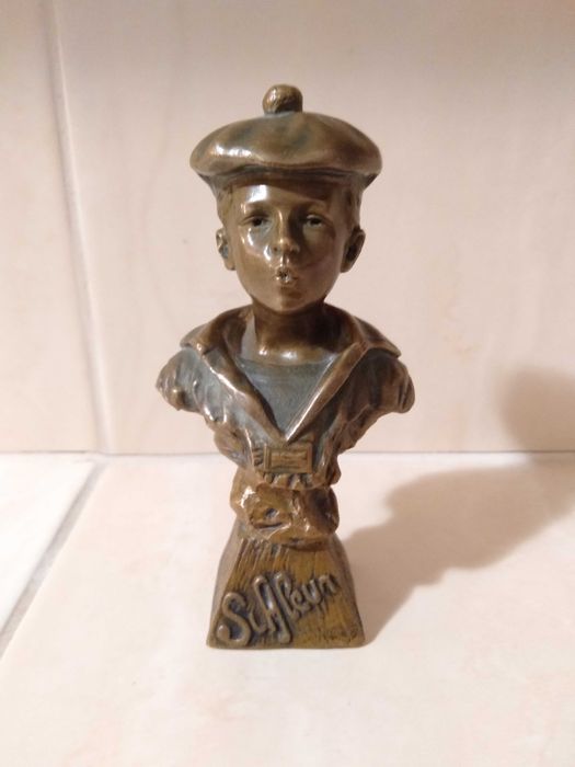 Rzeźba "Gwiżdżący chłopiec" proj. Wiktor Szczeblewski