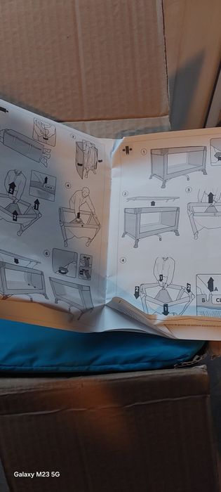 Cama de viagem como novo