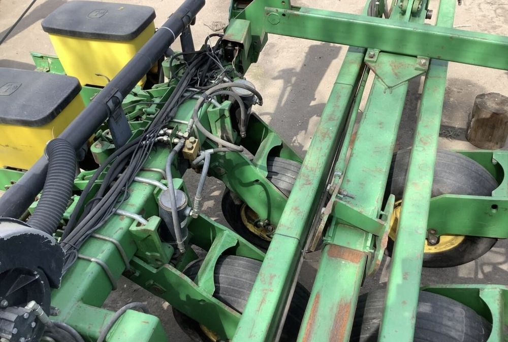 Сівалка точного висіву пневматична JOHN DEERE 1780 пропашна інтерплент