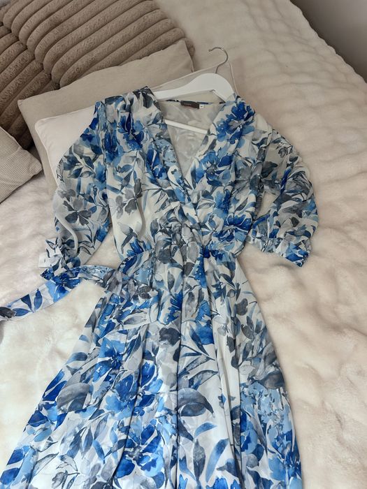 Sukienka niebieska długa