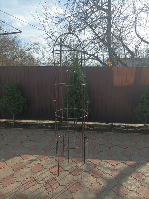 Садовая опора       .