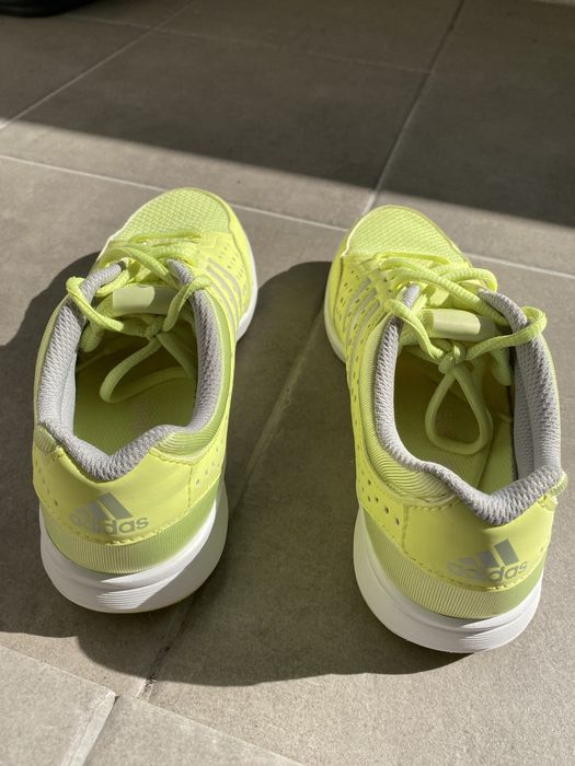 Buty treningowe Adidas Arianna III żółte r. 38 i 2/3