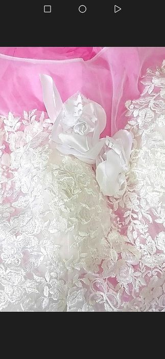 Magnífico vestido de noiva novo