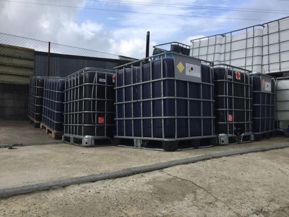 Depósitos 1000Lt Azuis e Pretos