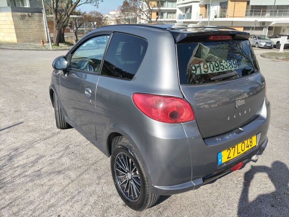 Minicarro fiável, económico e bem estimado – pronto a usar