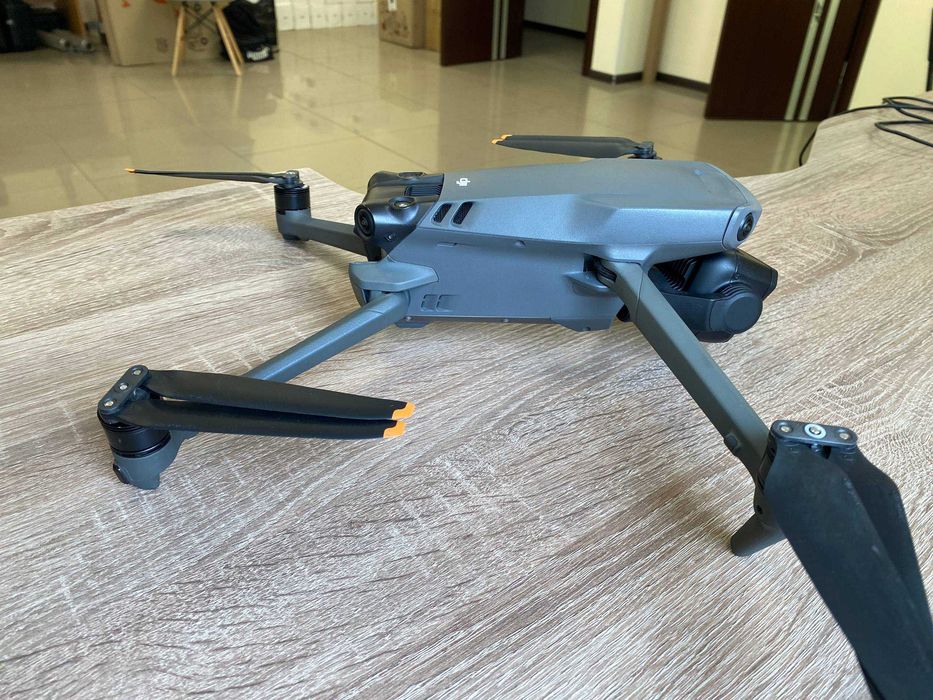 Квадрокоптер DJI Mavic 3 Pro Б/У | З акаунтом | Прив'язаний до пульта | Обмеження для польотів зняті