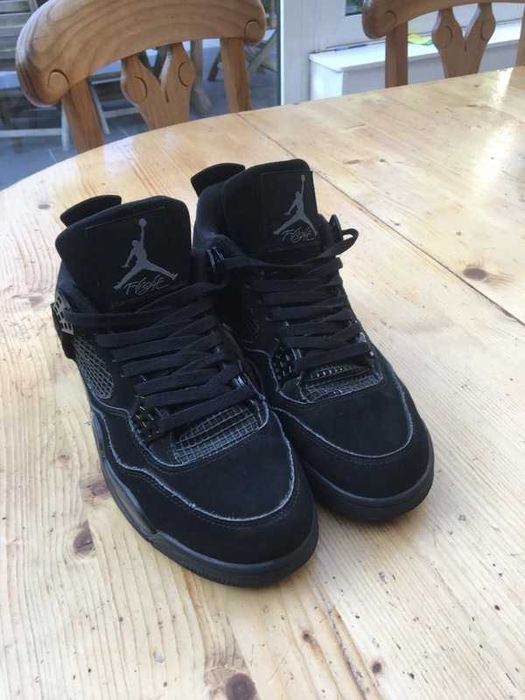 Jordan 4 Retro Black The Ultimate Sneaker Classic 37