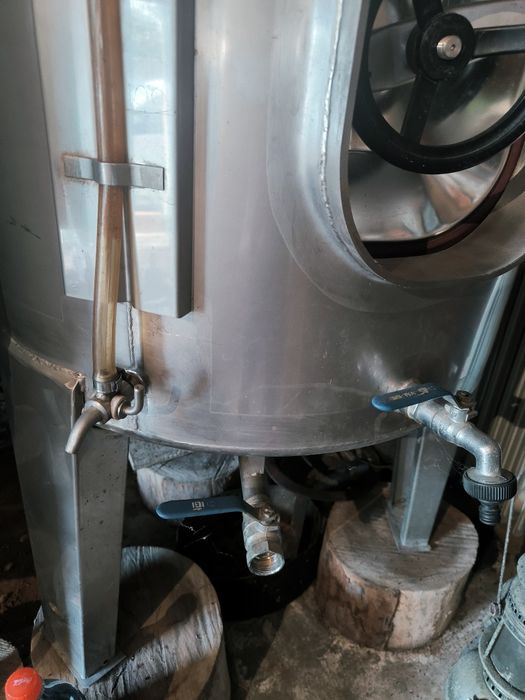 Conjunto de cubas em inox e esmagadora de uvas elétrica