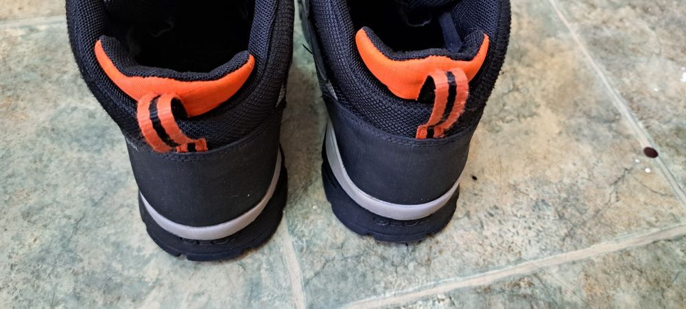 Ботінки geox  на хлопчика 39 р