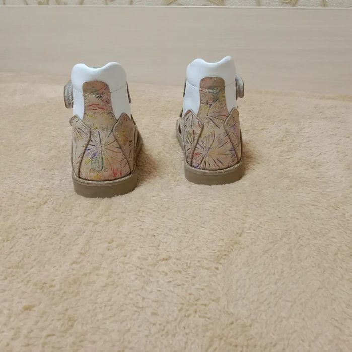 Ортопедичні босоніжки