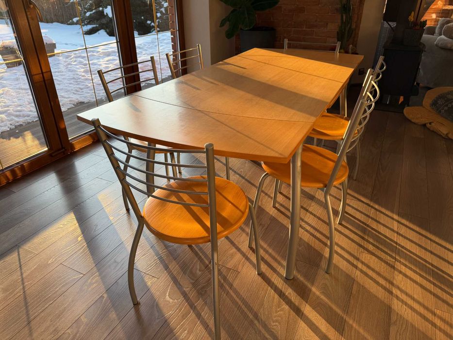 Stół z 6 krzesłami 120(180)x80, kolor buk włoskiej marki IMS