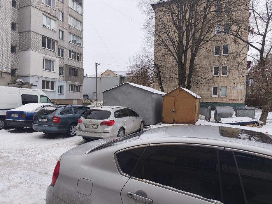 Продам металевий гараж 3.5*6.0 з місцем вул. Молодіжна, м. Біла Церква