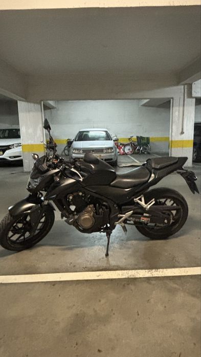 Honda cb500f.