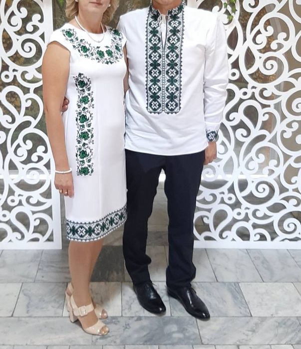Вишитий комплект плаття та сорочка