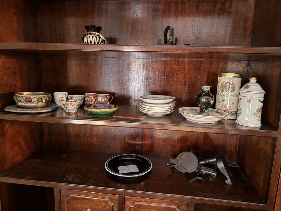 Various Decorative Items482752363999406082