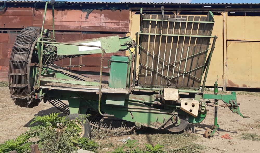 Продам картофелеуборочный комбайн  Хассия