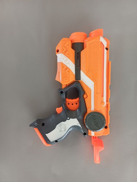 Nerf Stryfe z dużym magazynkiem + Nerf Firestrike gratis