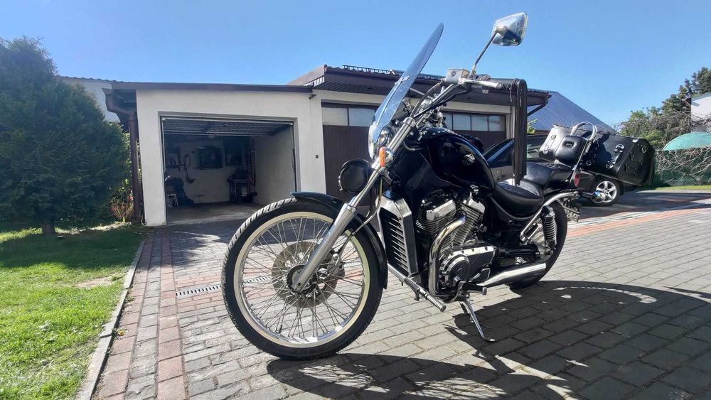 Suzuki Intruder VS 800