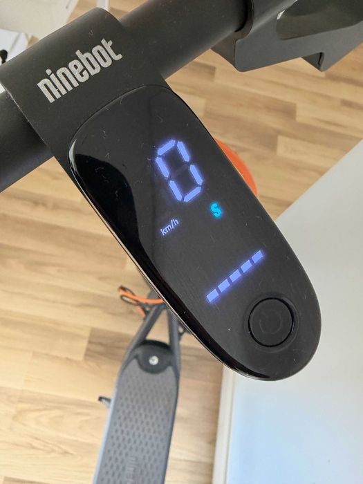Trotinete Elétrica Segway Ninebot F40I + Cadeado | Piscas Integrados