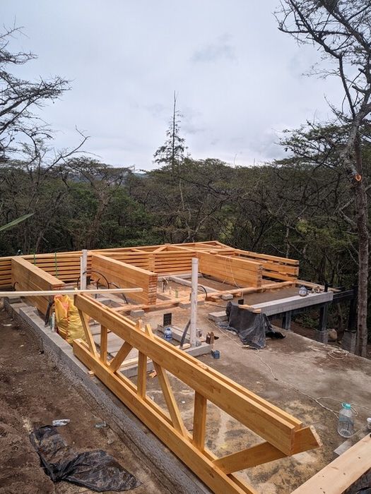 Reparação, Construção de telhados  e Remodelação em Geral.