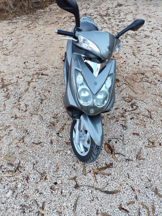 Scooter SYM 125 VS