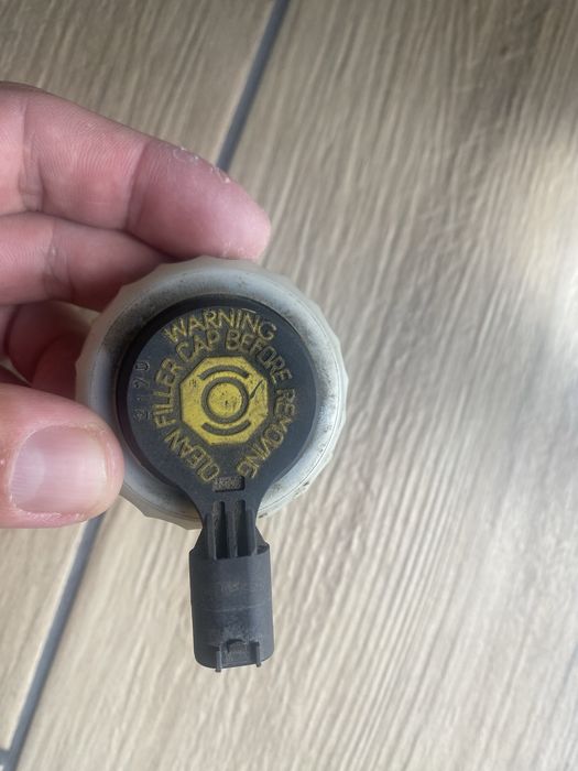 Датчик бачка тормозной жидкости bmw e53, e39. e38,е46