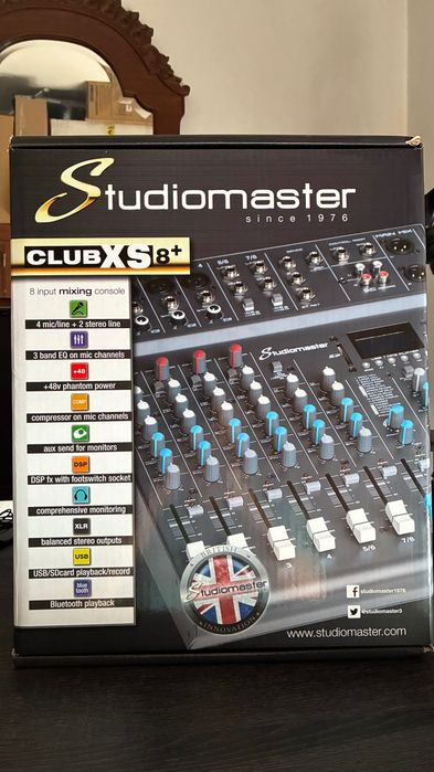 Studiomaster Club XS 8+ Mesa de Mistura Analógica 8 Canais