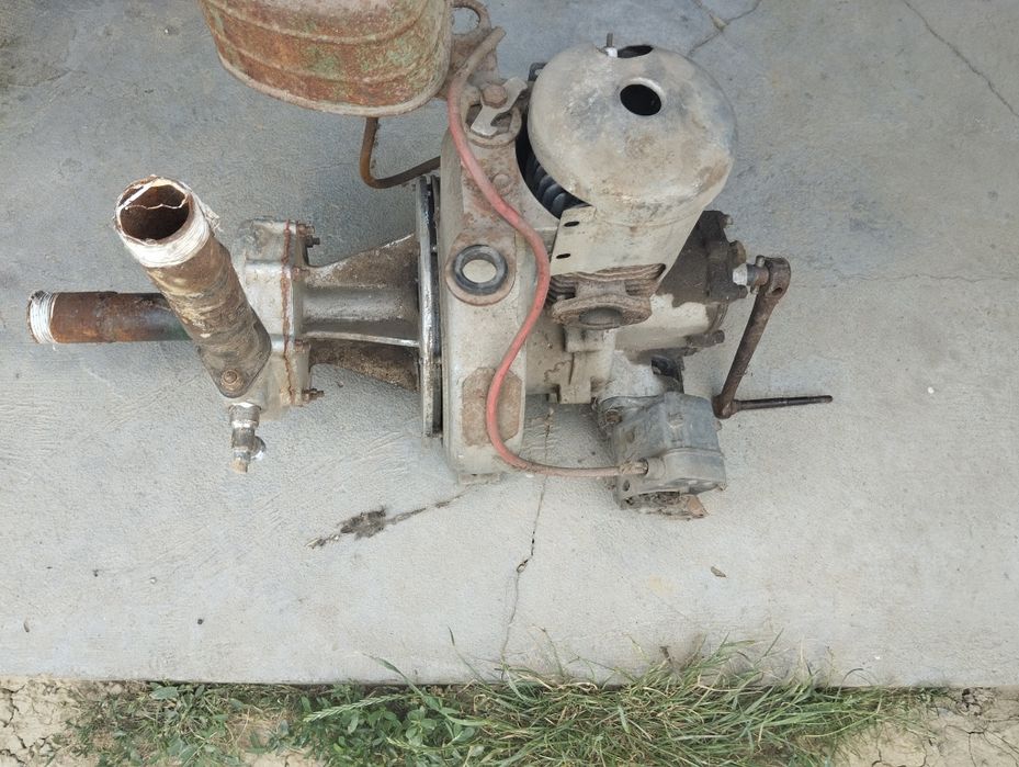 Продам мото помпу нема іскри