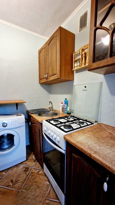 Продам 1 кімнатну квартиру по вул. Холодногірська