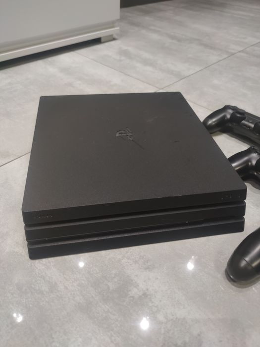 PS 4 PRO 1TB ігрова приставка