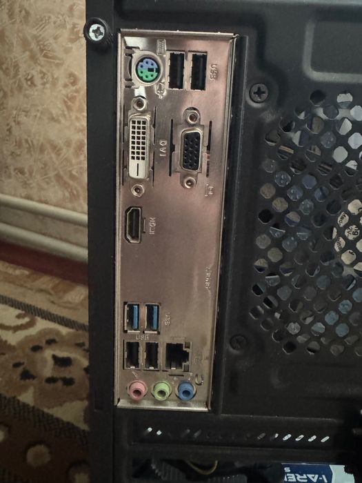 Продам материнскую плату Asrock H310CM-HDV+i3-9100f