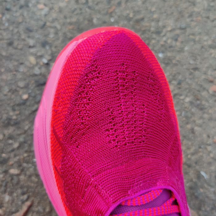 Рожеві баскетбольні волейбольні кросівки Nike hustle 3