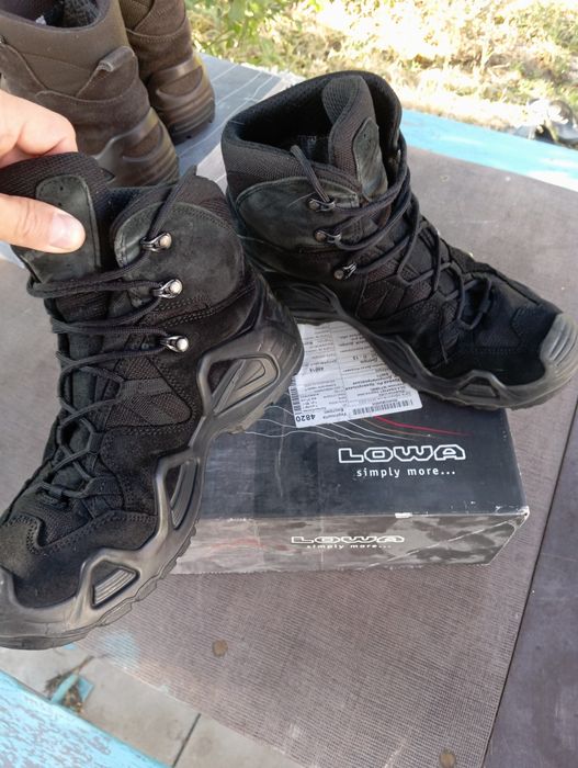 Lowa zephyr gtx.