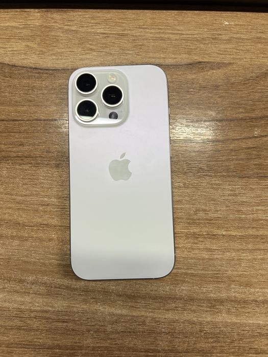 Iphone 16 pro, semi novo