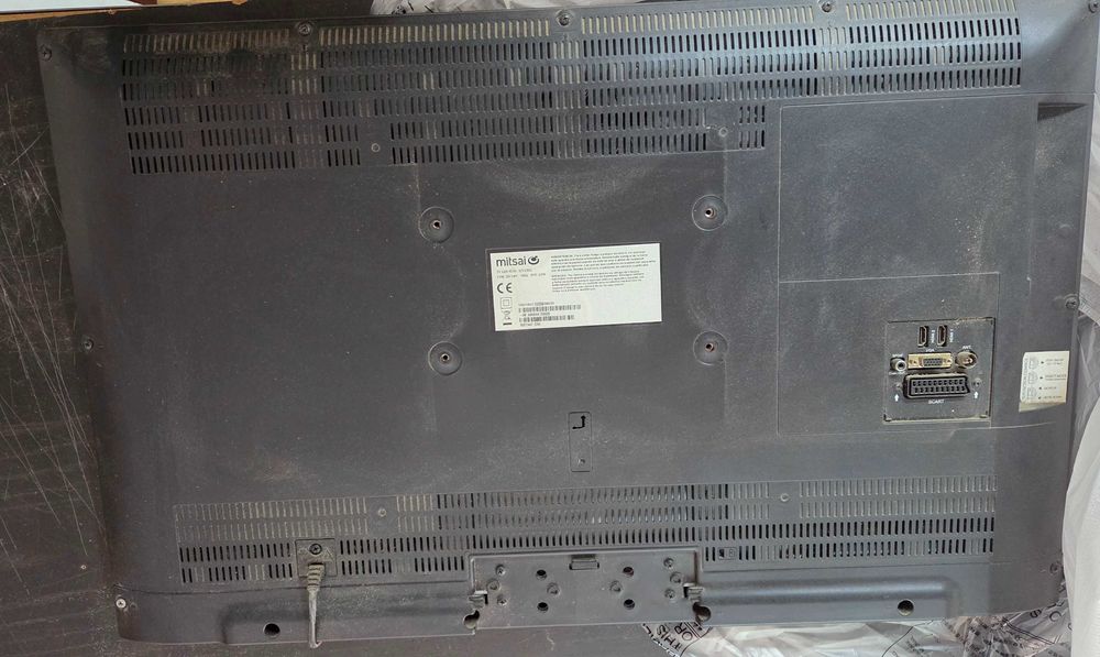 Televisão MITSAI 32" com avaria