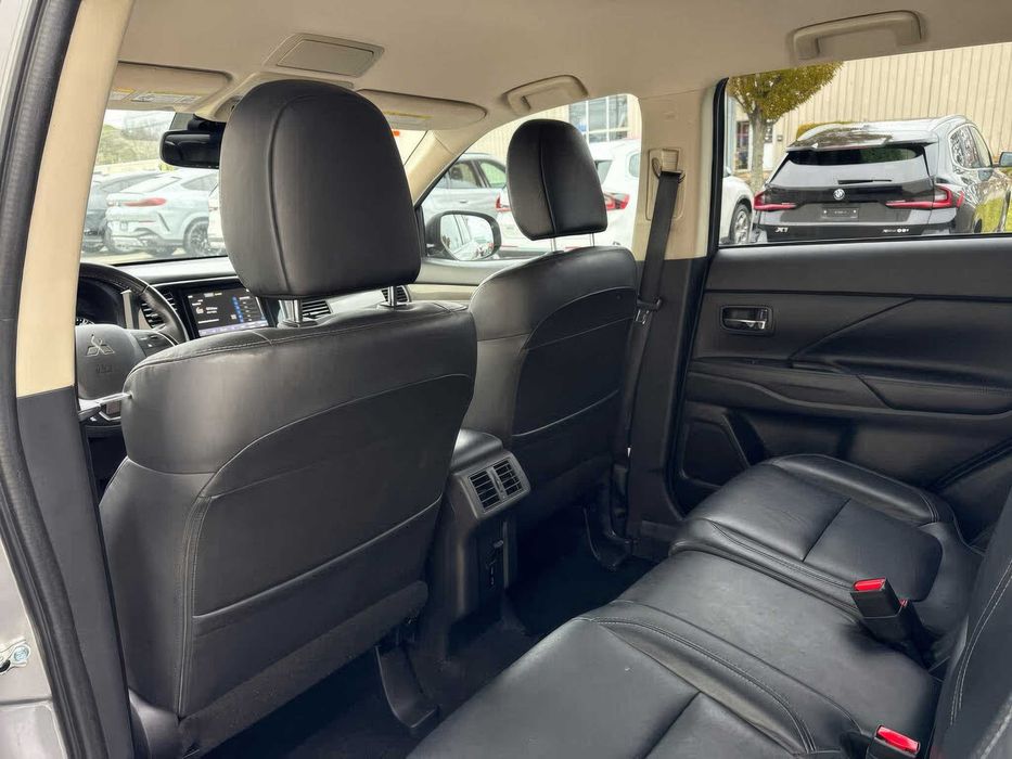 Mitsubishi Outlander SEL S-AWC      2020