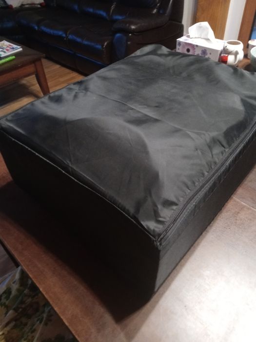 Materialowy pokrowiec pudelka do przechowywania skladane. Pokrowce