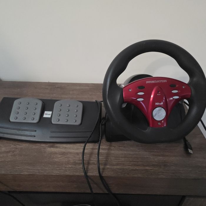 Ігрове кермо Trust Predator з педалями (б/у)