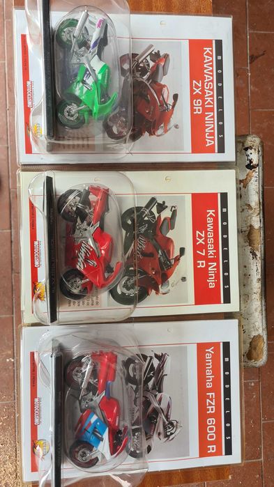 Coleção 22 miniaturas motos ainda seladas
