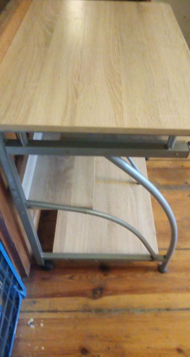 Stolik (biorko) do pokoju dla dziecka