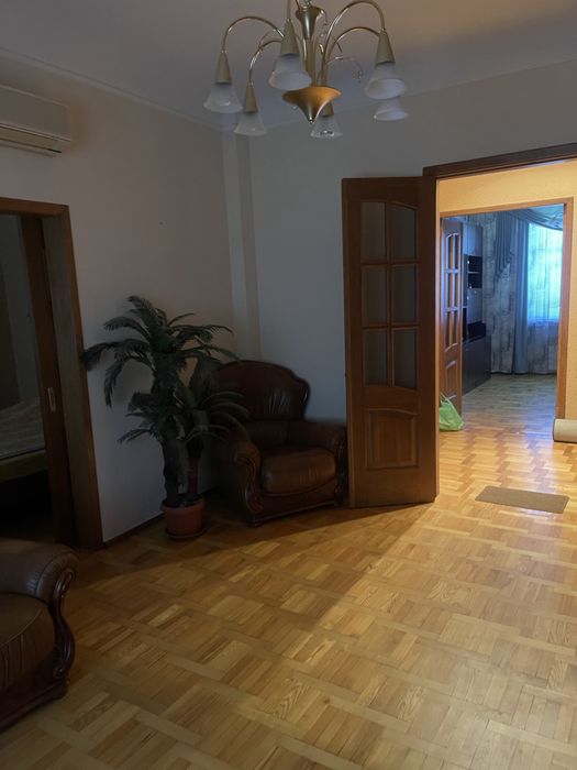 Продам 4 кімнатну квартиру з ремонтом. Від власника!!!