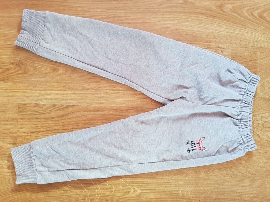 Dres  dziewczęcy rozmiar  116/122