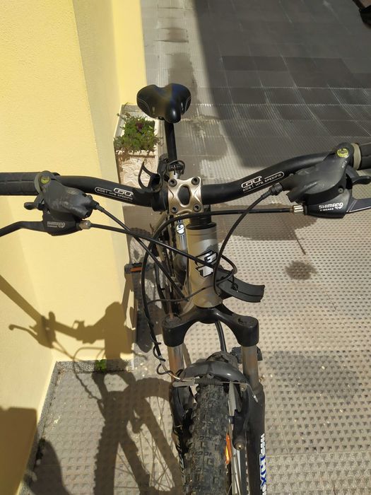 Bicicleta Avalanche GT 3.0 de alumínio