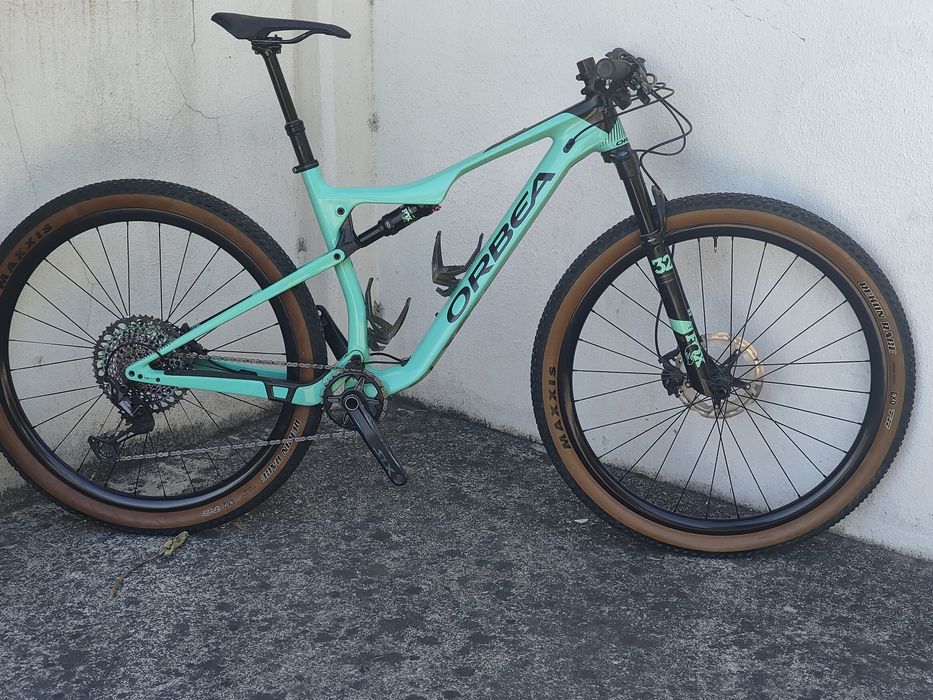 Orbea oiz carbono 2020
Suspensão Fox step Cast
Rodas carbono prototype + 200€