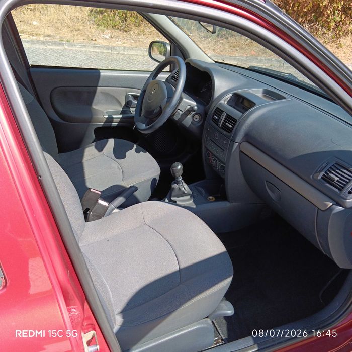 carro renault clio