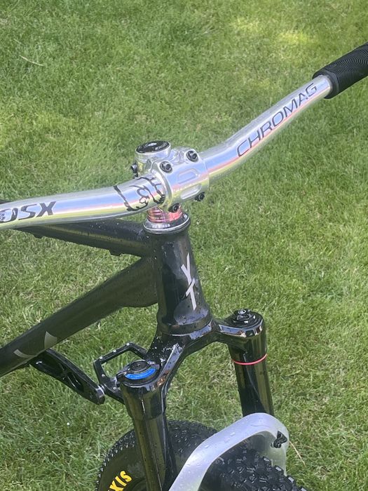 Rower dirt jumping dirtówka YT dirt love rock shox pike dj