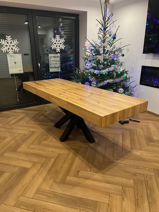 Stół rozsuwany z wkładkami pogrubiany dębowy