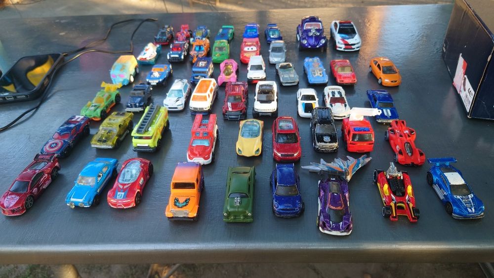 Продам машинки 1/64  Hot Wheels игрушечные машинки железные Maisto Matchbox