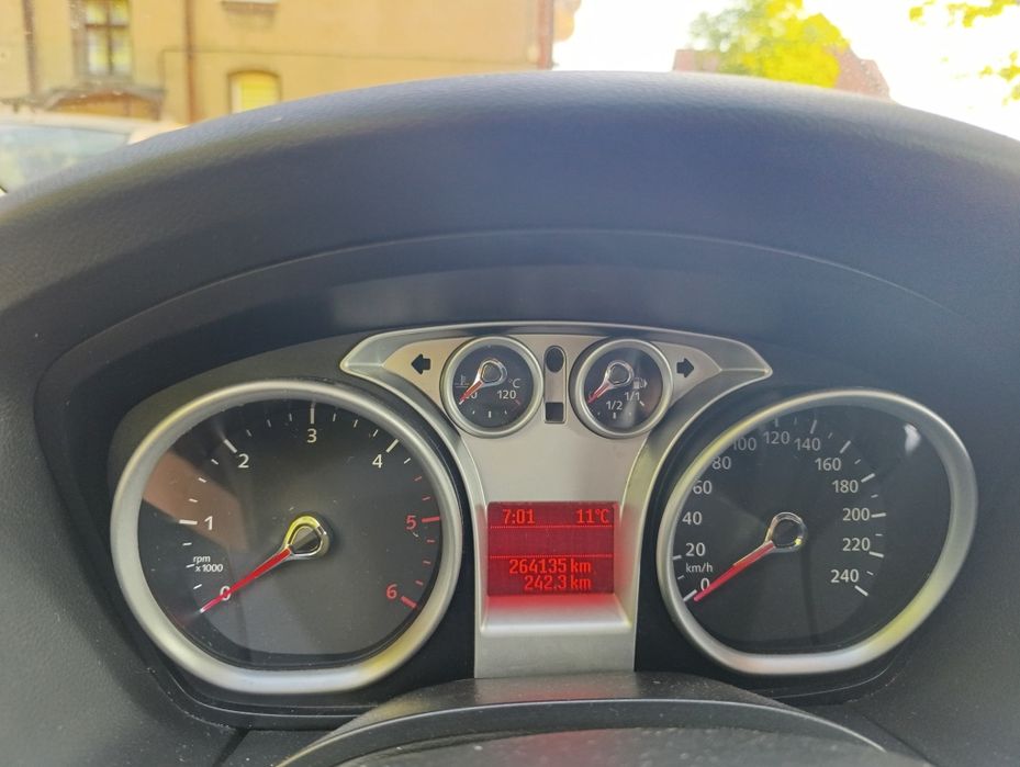 ..Ford focus 1.6..