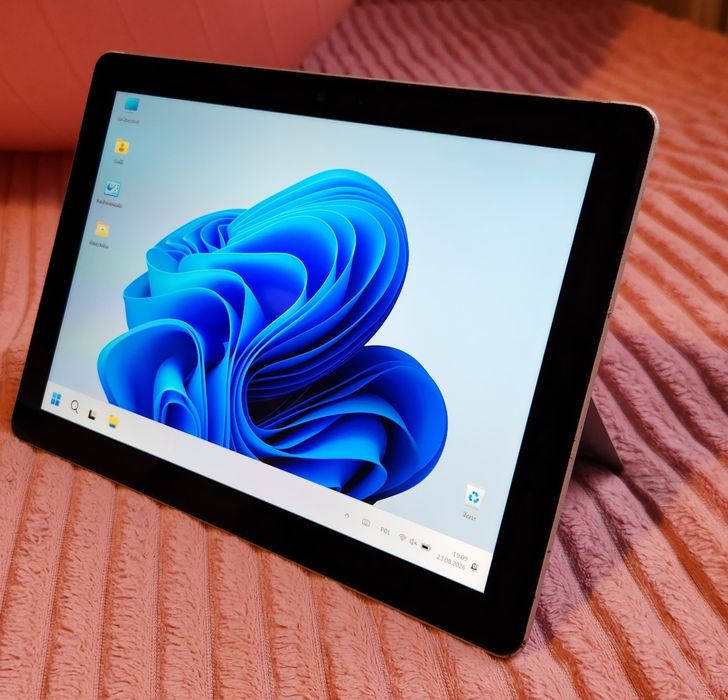 Microsoft Surface GO. Proc.  Gold 4415Y/8Gb/128Gb/10" Ekran Idealny. Bateria 4% zużycia.